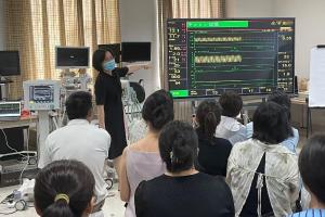 史蒂芬参加复旦儿科医院西北妇女儿童呼吸技术培训班